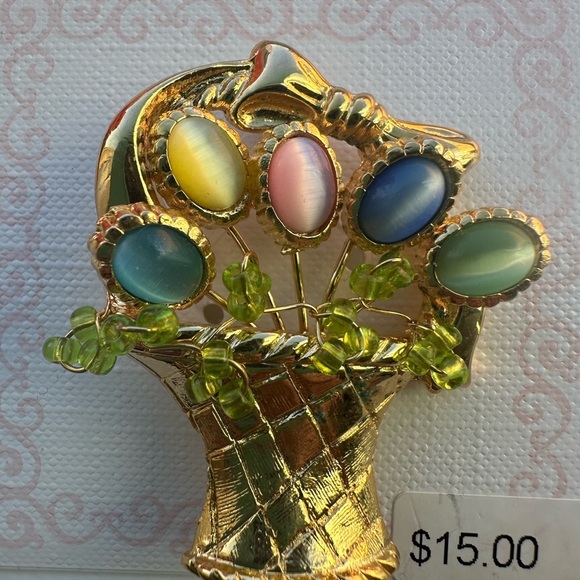 NWT Easter Spring Brooch - Picture 3 of 3
